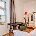 Schee - Stilvolle & Zentrale Mit Privatparkplatz Διαμέρισμα