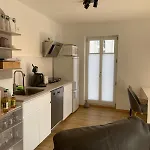 Schee - Stilvolle & Zentrale Mit Privatparkplatz Апартаменты