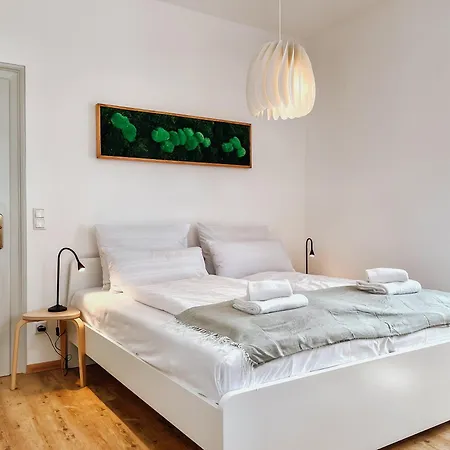 Apartment Schee - Stilvolle & Zentrale Mit Privatparkplatz Noerdlingen