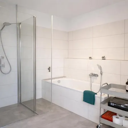 Apartment Schee - Stilvolle & Zentrale Mit Privatparkplatz *