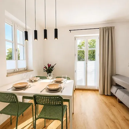 Apartment Schee - Stilvolle & Zentrale Mit Privatparkplatz Noerdlingen