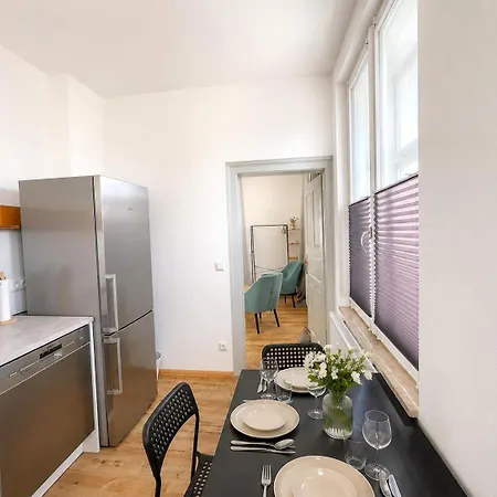 Schee - Stilvolle & Zentrale Mit Privatparkplatz Apartamento Nördlingen