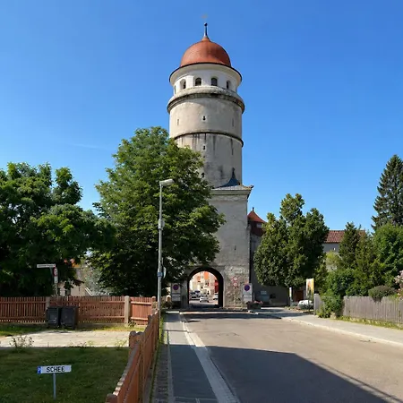 Apartment Schee - Stilvolle & Zentrale Mit Privatparkplatz Noerdlingen